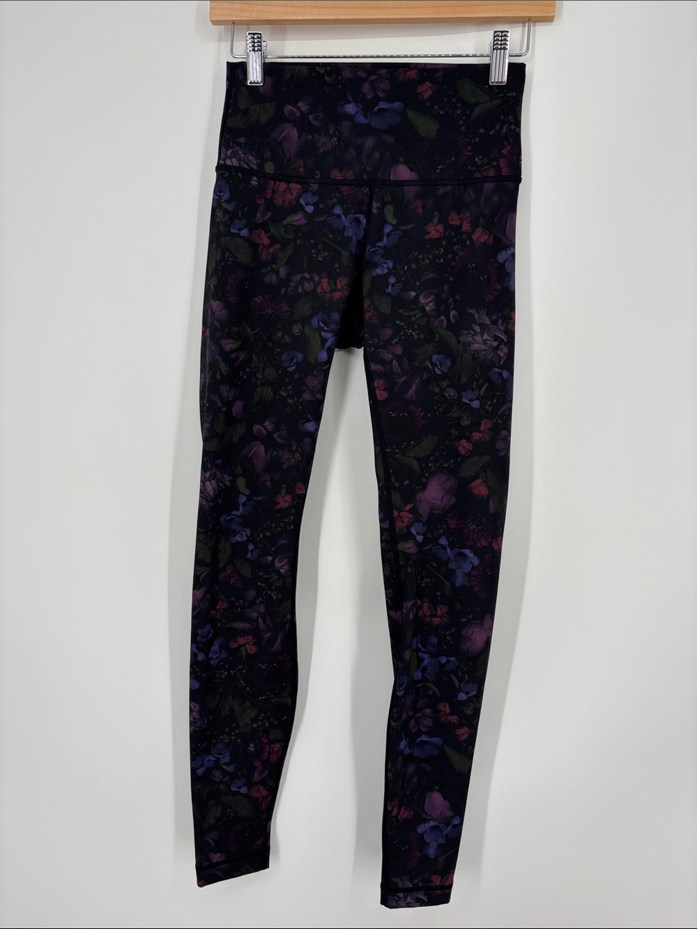 Lululemon Wunder Under Hi-Rise Tight Full-On Luxtreme 28" Women’s Size 6 in EUC!